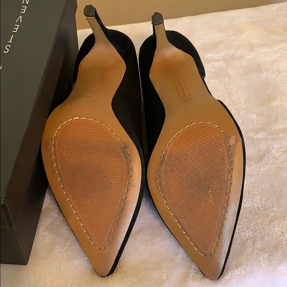 Black faux suede pumps. Used. - Picture 4 of 5